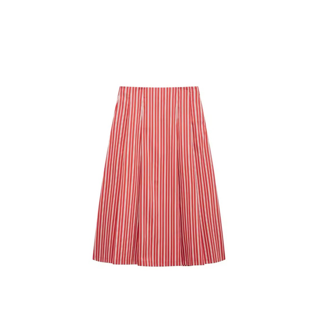 Riviera Stripes – Zweiteiler mit Crop Top & Plissee-Rock im Streifen-Look